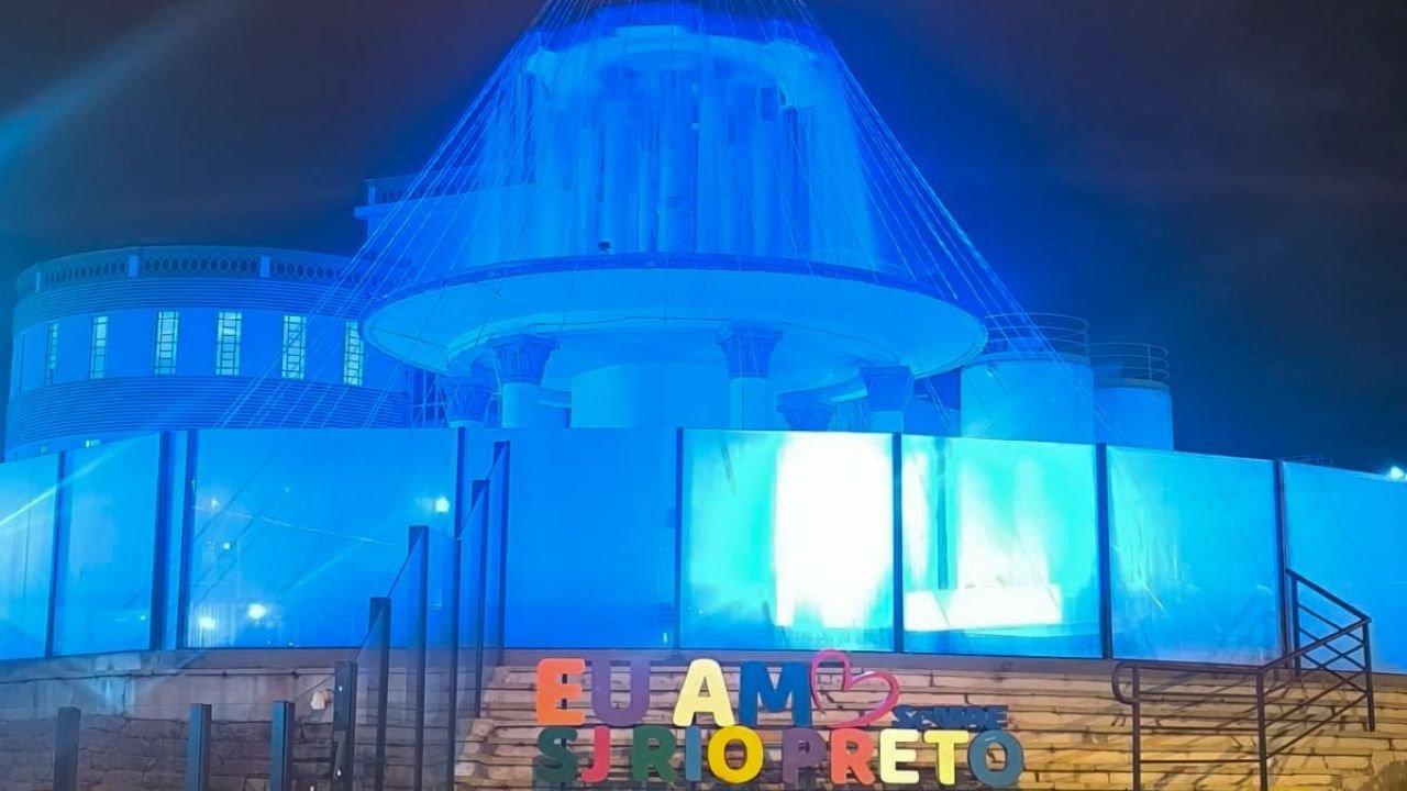 Palácio das Águas ganha iluminação em alusão à campanha Novembro Azul