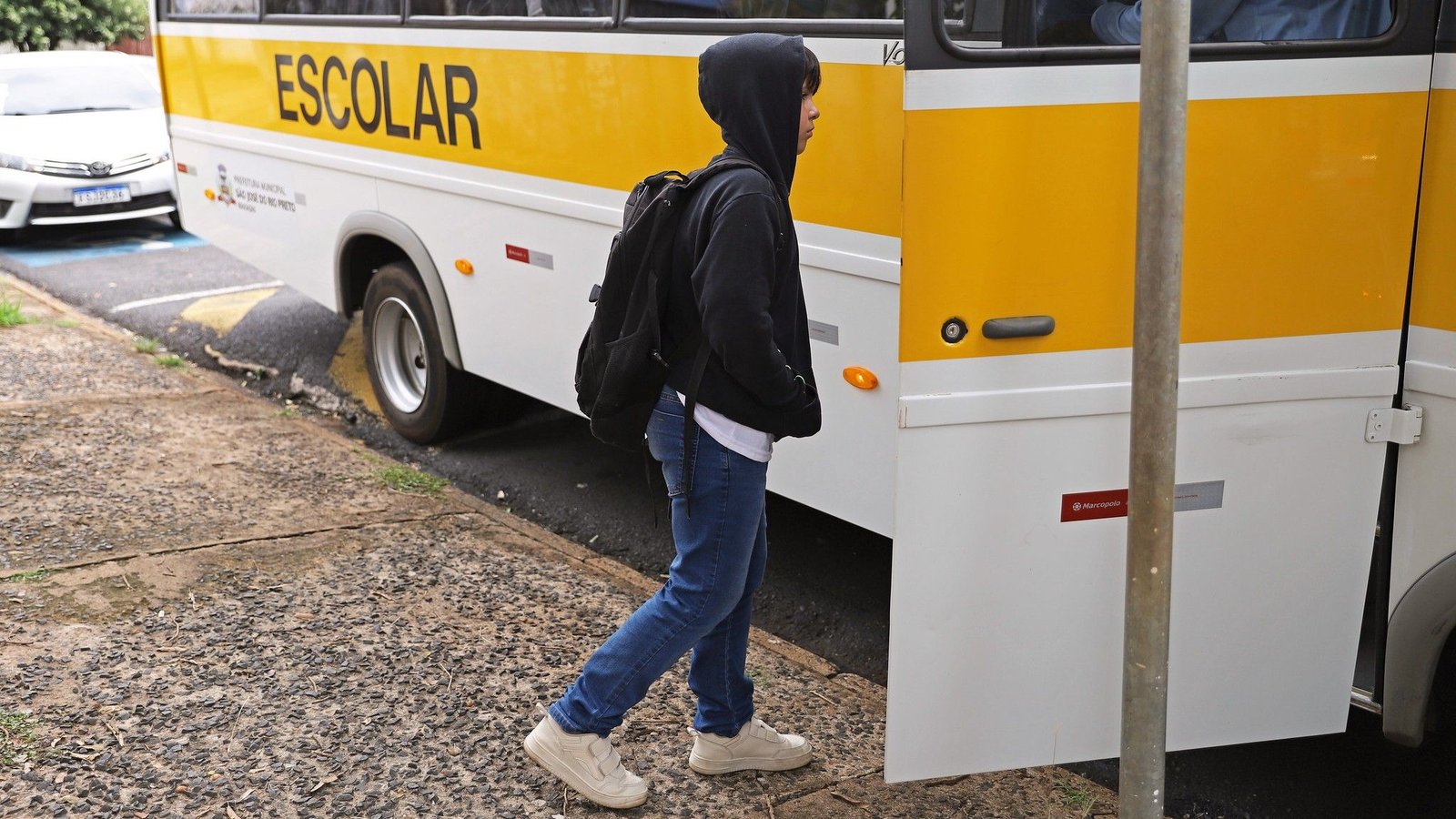 Após falhas no contrato, prefeitura de Rio Preto anuncia nova empresa de transporte escolar