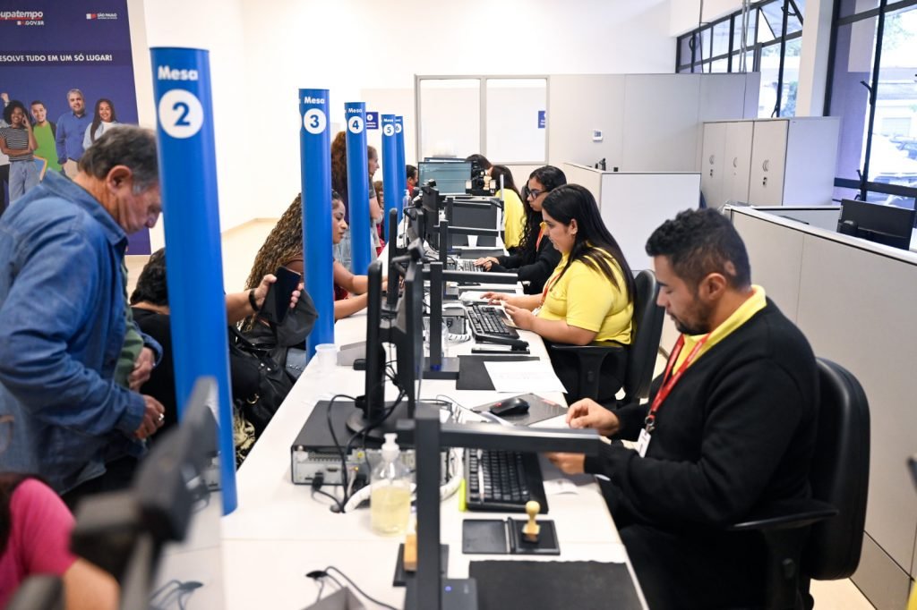 Abre e fecha de 15 de novembro: confira o funcionamento dos serviços estaduais