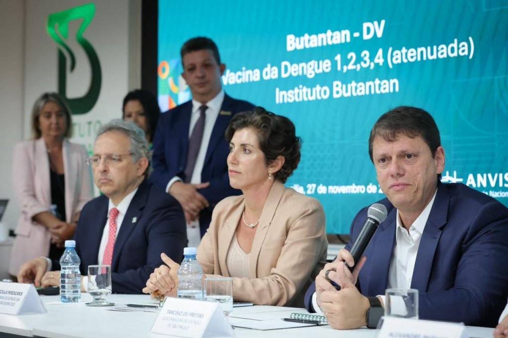 Vacina da dengue do Instituto Butantan, primeira do mundo em dose única, é aprovada pela Anvisa