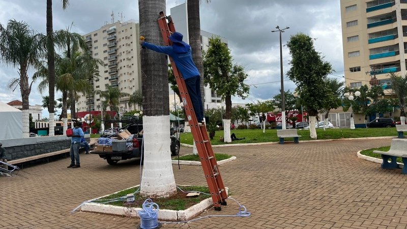Mirassol dá início à Campanha de Natal com decoração especial na Praça da Matriz