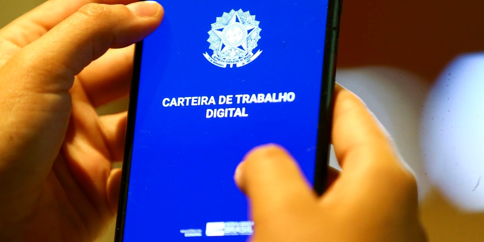 Taxa de Desemprego no Brasil Atinge Mínima Histórica Desde 2012