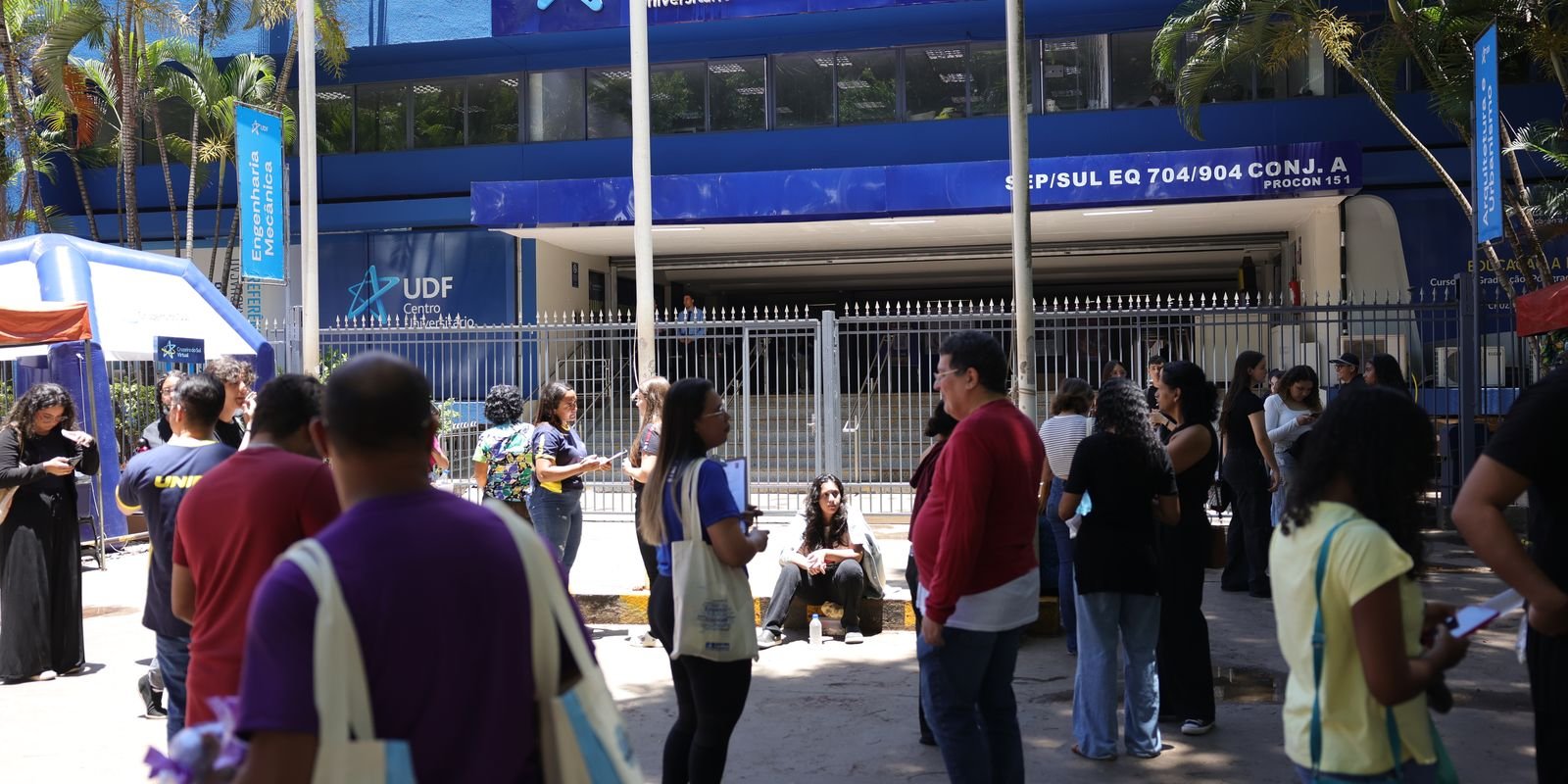 Enem 2025: Superação e Expectativa Marcam Chegada Antecipada de Candidatos em Brasília