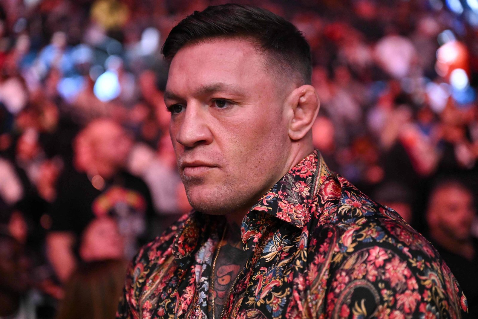 Mulher retira processo por agressão sexual contra Conor McGregor