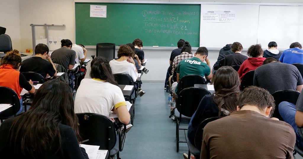 Fuvest realiza domingo (14) e segunda-feira (15) as provas da segunda fase