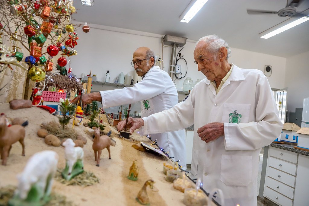 Presépio da Famerp de Rio Preto mantém viva a magia do Natal