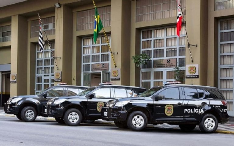 Polícia prende suspeito de feminicídio que abandonou corpo de vítima em carrinho de mercado