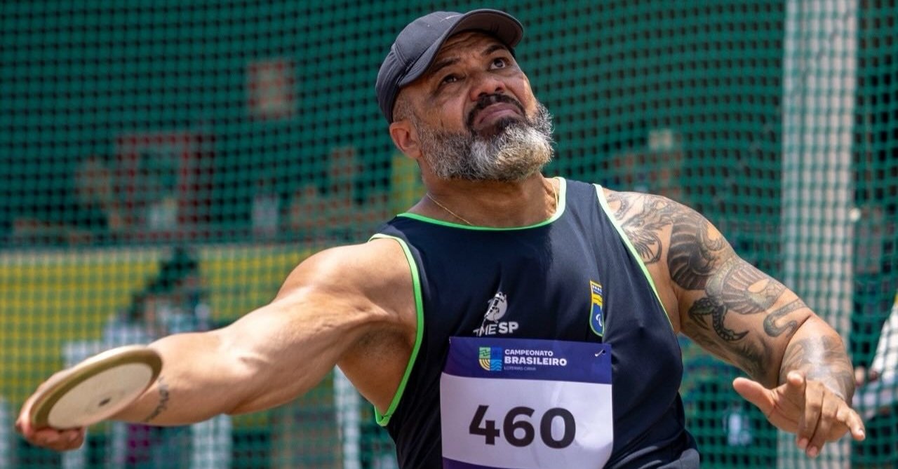 Claudiney Batista encerra a temporada com três medalhas e mira top 10 no mundial do dardo