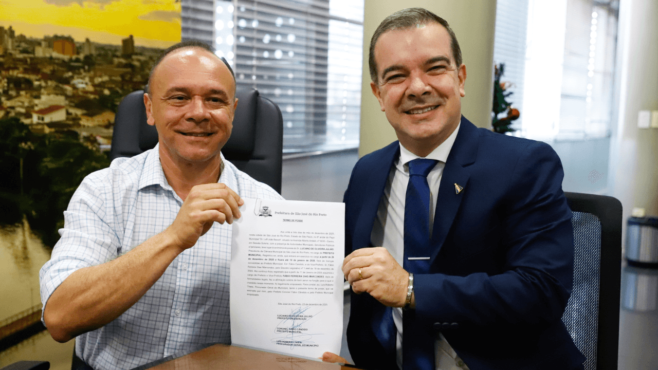 Coronel Fábio transfere cargo ao presidente da Câmara de Rio Preto, Luciano Julião