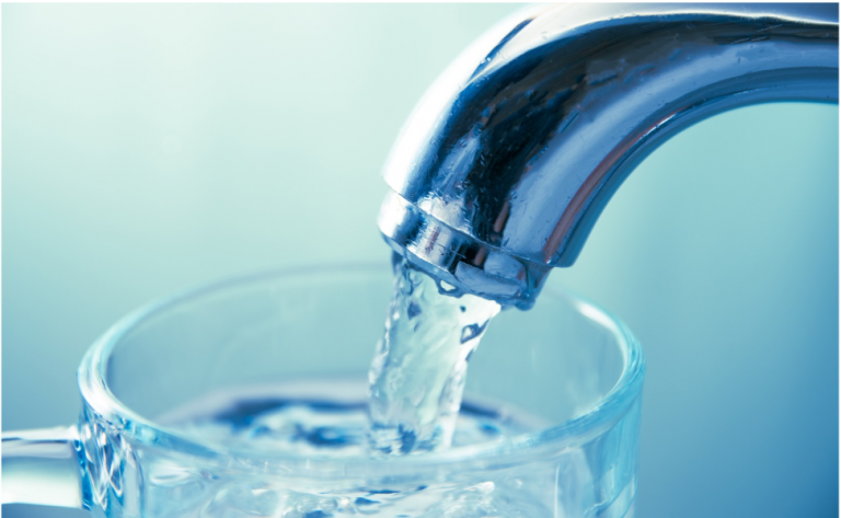 Calor e estiagem pressionam mananciais e autoridades alertam população para redução imediata do consumo de água