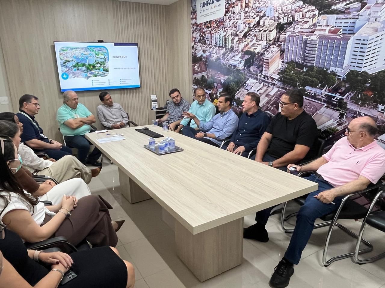 Deputado Marcos Pereira e novo chefe da Casa Civil do Estado, Roberto Carneiro, visitam a Funfarme