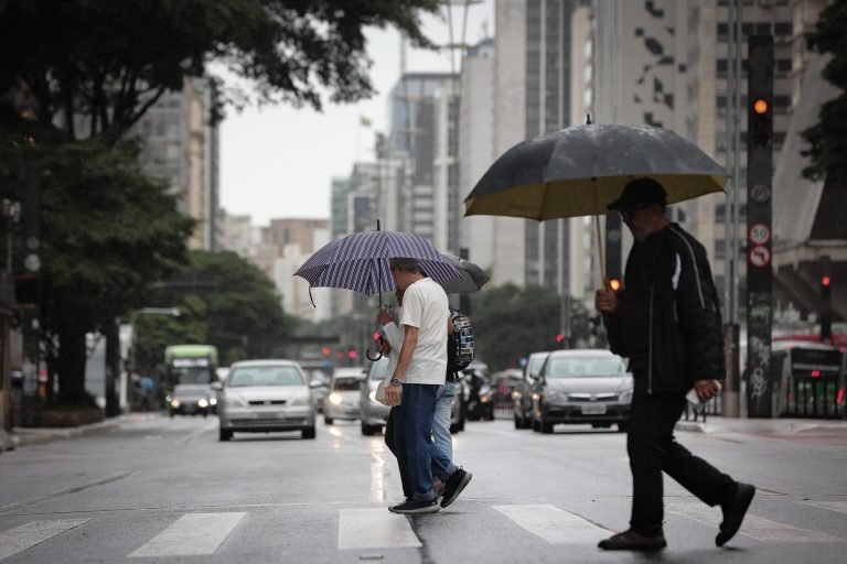 Defesa Civil do estado alerta para risco de chuvas fortes e tempestades em São Paulo