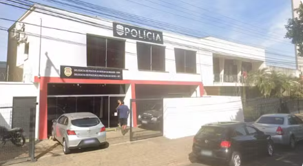 Jovem denuncia namorado por agressão e cárcere privado durante três dias