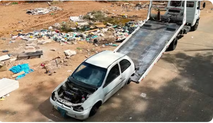 Carro ‘depenado’ é encontrado em área de descarte irregular de lixo em Rio Preto
