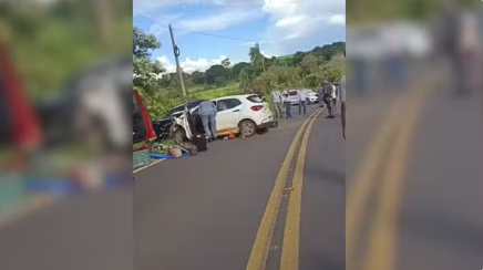 Idoso morre em acidente entre carro e caminhonete em rodovia do interior de SP