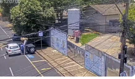 Câmeras flagram moradores jogando lixo em frente a escolas em Rio Preto