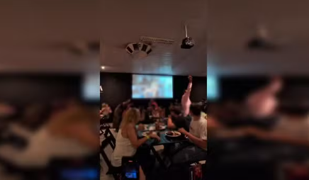Telão de restaurante é invadido e exibe cenas de sexo explícito a clientes no interior de SP