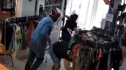 Homem agride e atira contra mulheres ao tentar roubar loja de roupas em Mirassol