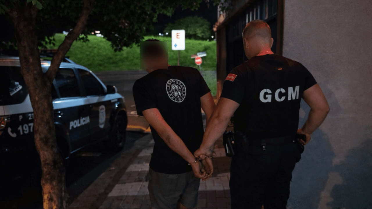 Homem é detido após furto de mochila de motorista no Terminal Urbano