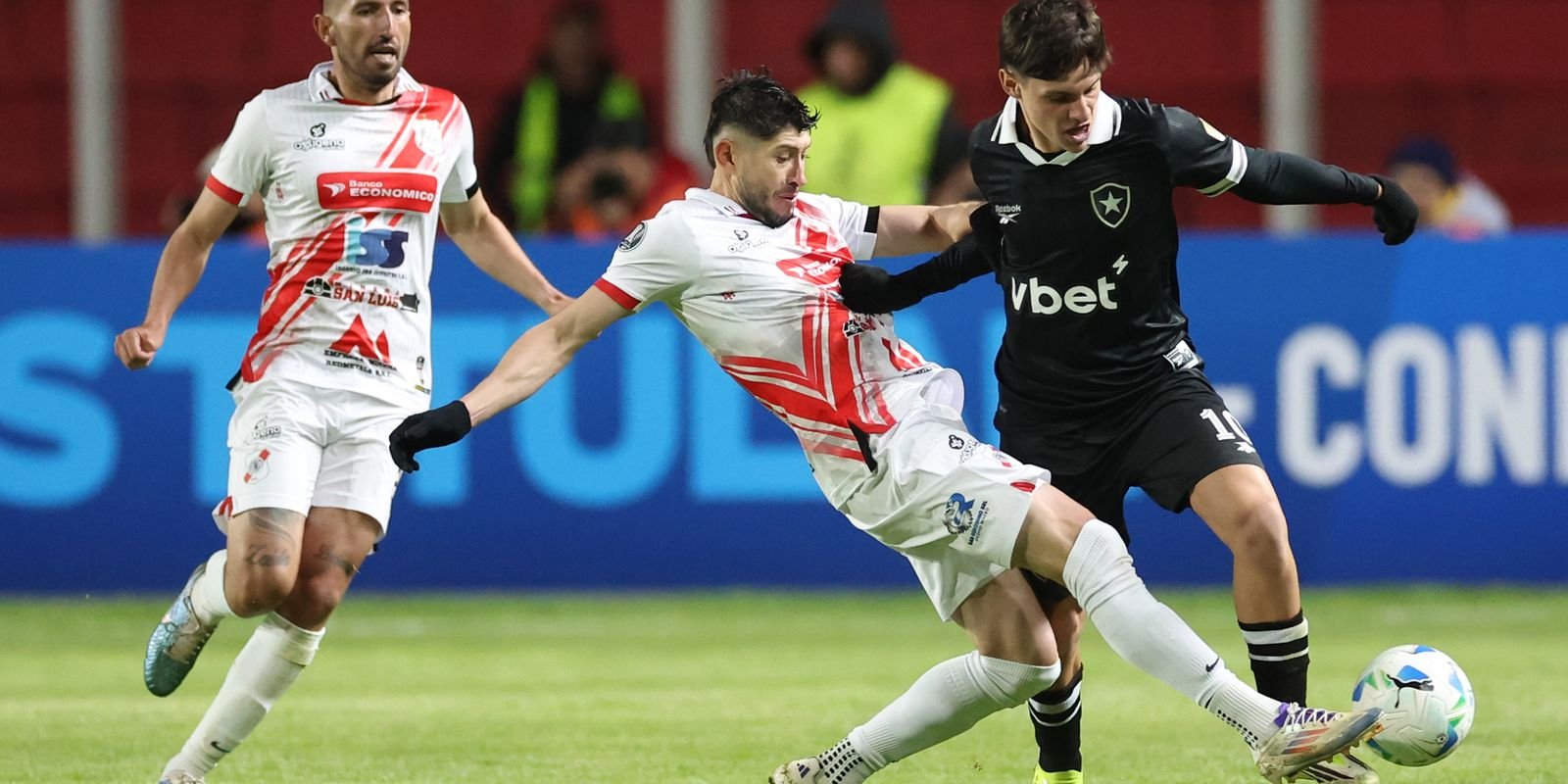 Botafogo sente o impacto da altitude e perde para o Nacional Potosí na pré-Libertadores