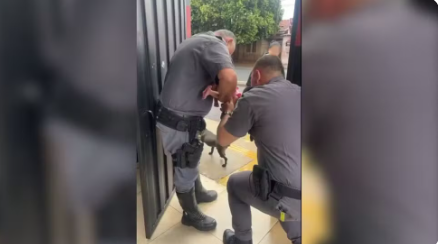 Bebê com 16 dias de vida é salva por policiais militares