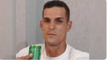 Corpo é encontrado pela mãe após homem ser morto com sinais de violência