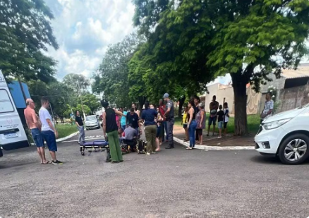 Avô e neto são atropelados por carro conduzido por idoso no interior de SP