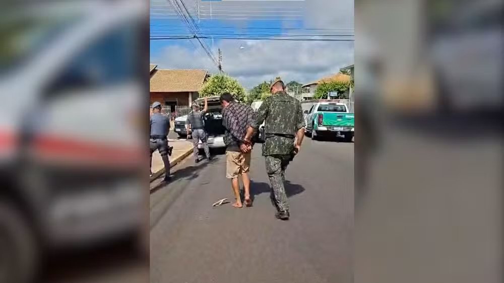 Homem furta carro, foge por mais de 40 km, tenta atropelar policial e acaba preso no interior de SP