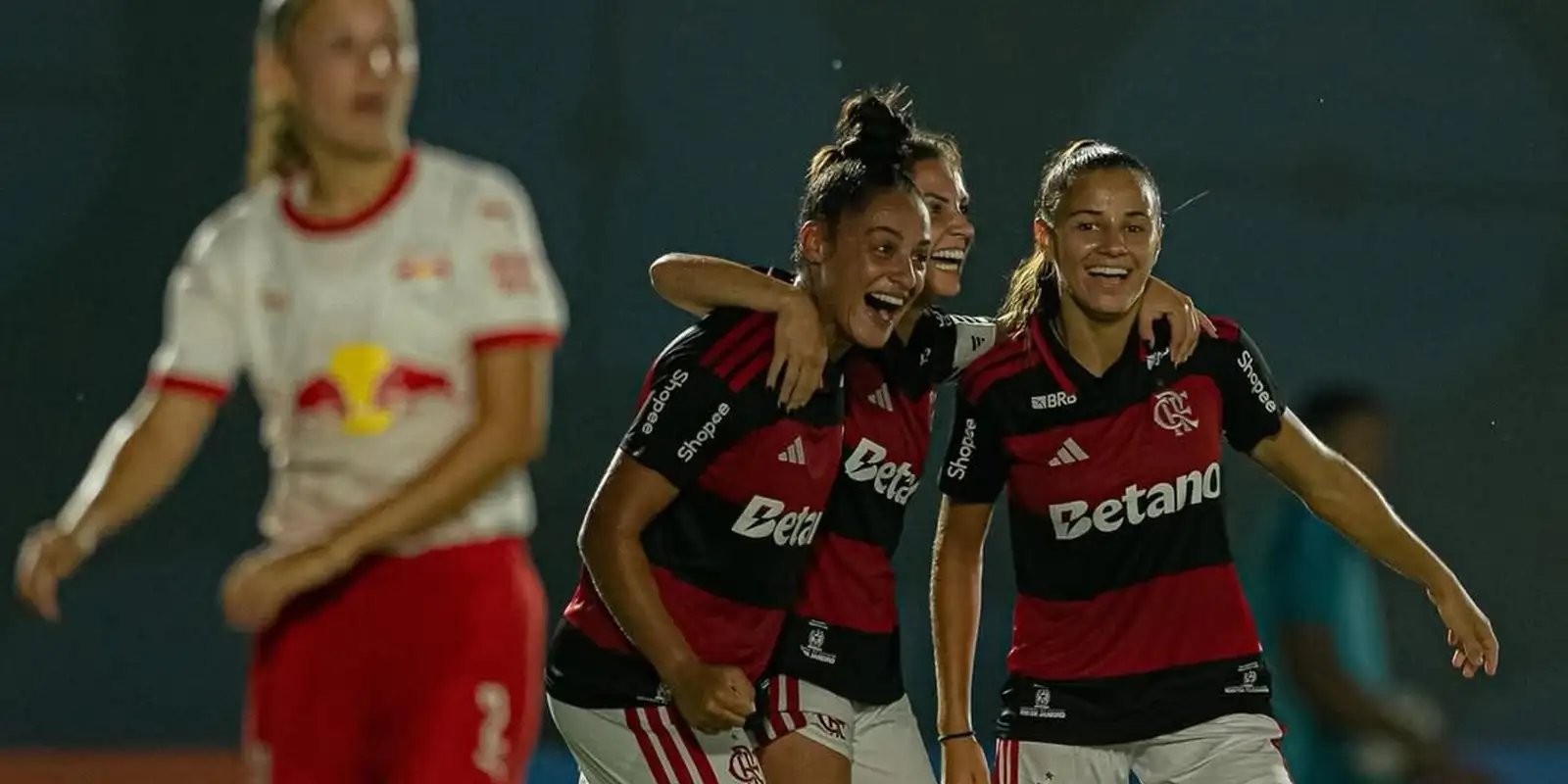 Defensoras em destaque: Flamengo garante vitória crucial sobre o Bragantino em duelo intenso pelo Brasileiro Feminino