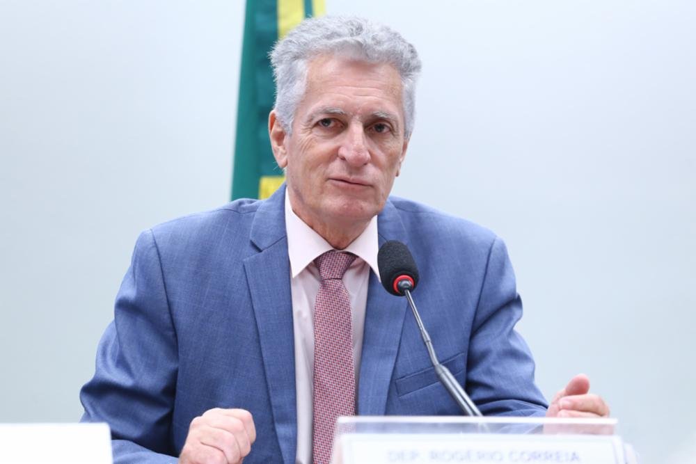 Deputado do PT se retrata após publicar imagem gerada por IA com banqueiro Vorcaro e Bolsonaro