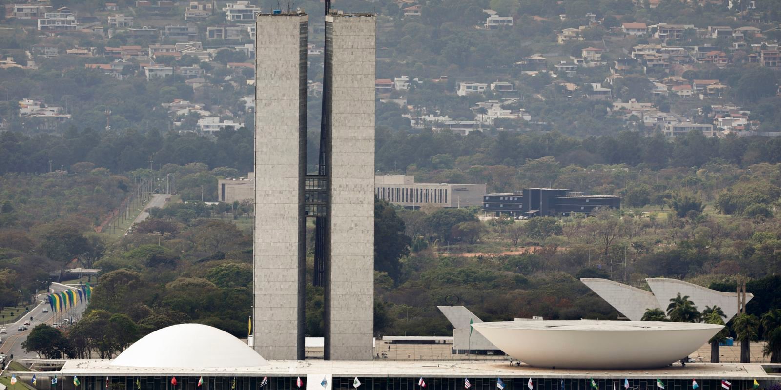 Lula sanciona reajuste salarial de servidores do Legislativo, mas veta ‘penduricalhos’ acima do teto constitucional
