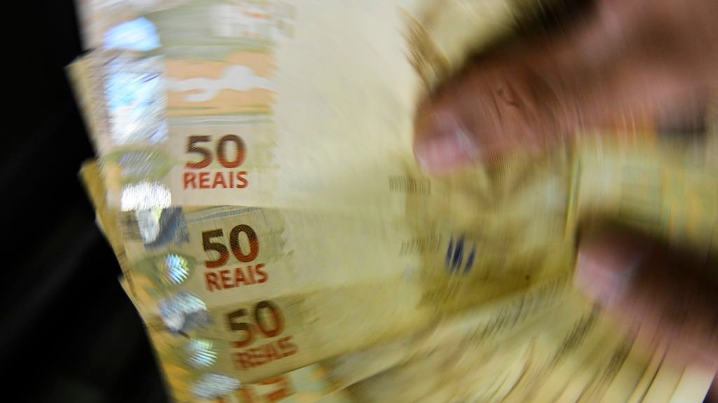 Prévia do PIB do Banco Central projeta desaceleração da economia brasileira em 2025