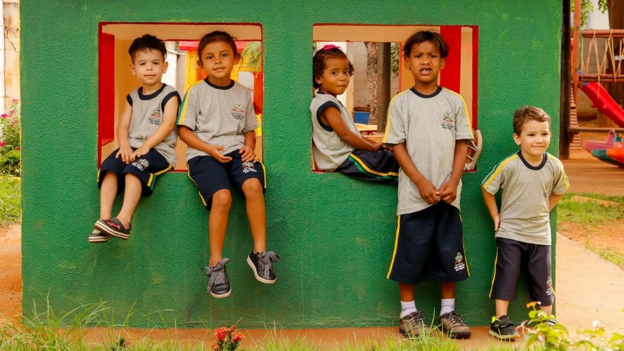 Prefeitura divulga as novas cores do uniforme de alunos da rede municipal de ensino