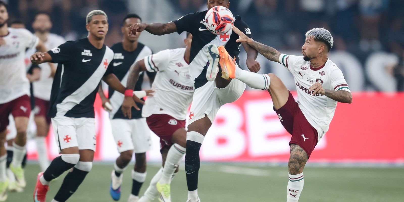 Clássico dos Gigantes Define Última Vaga na Final do Campeonato Carioca