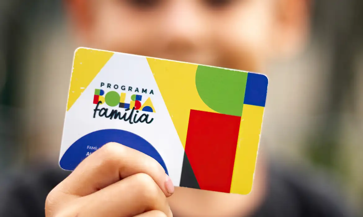 Caixa começa a pagar Bolsa Família de março