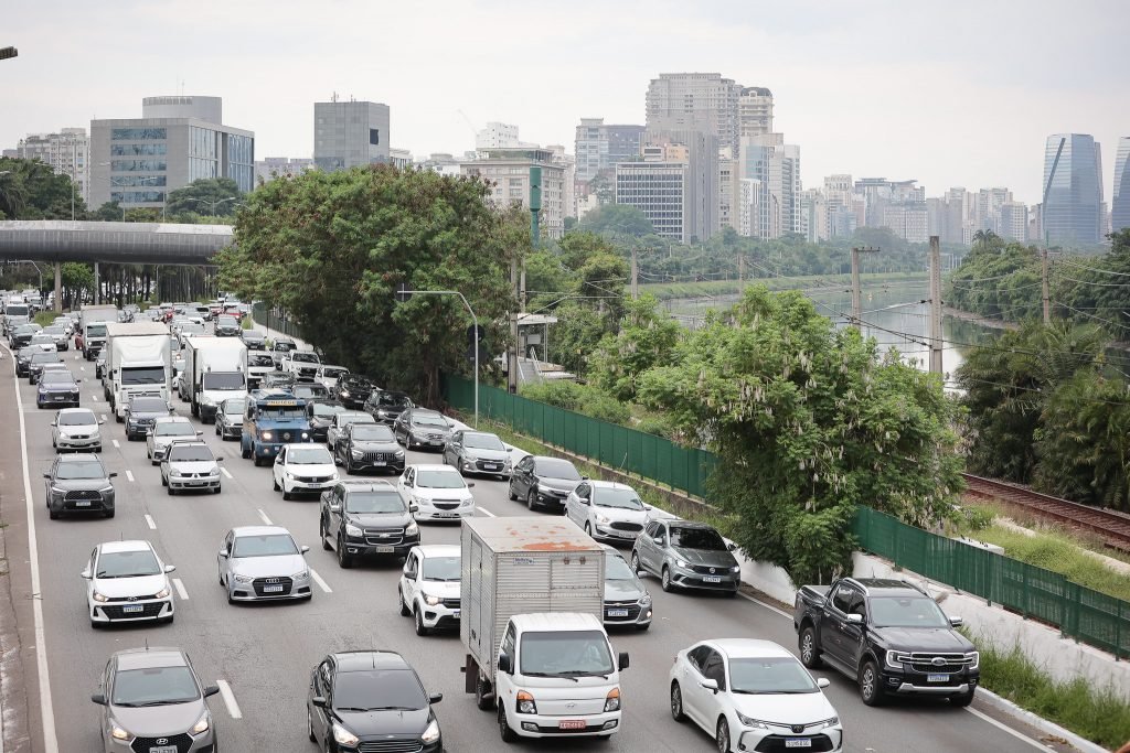 IPVA 2026: Terceira parcela para placas 8, 9 e 0 tem prazo final nesta segunda-feira em São Paulo