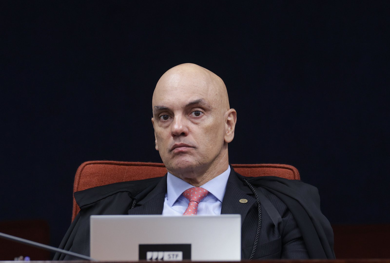 Moraes desmente visita a empresário em Trancoso e assessoria acusa colunista de divulgar informação falsa