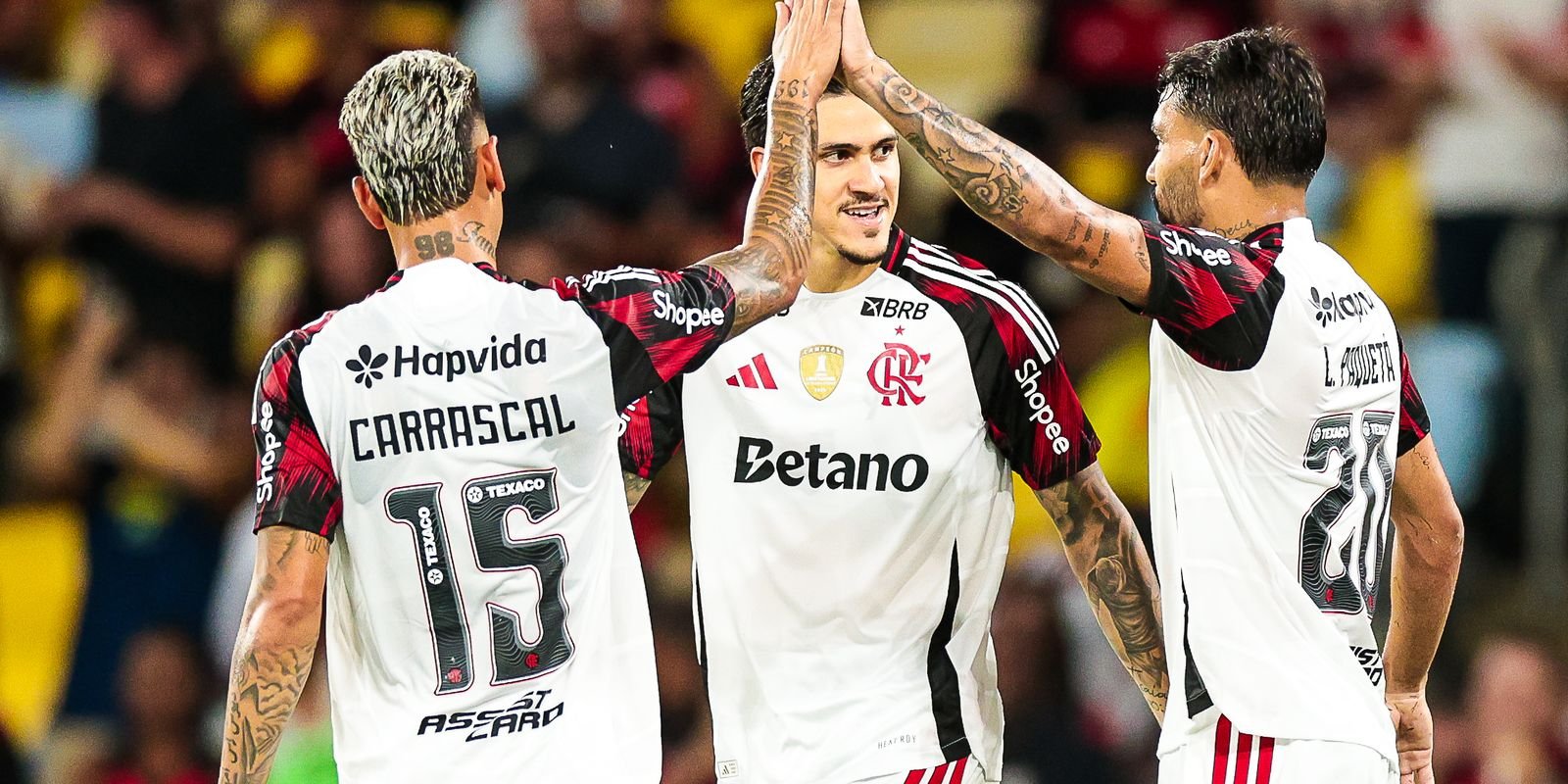 Flamengo goleia Madureira por 8 a 0 e garante lugar na final do Carioca contra o Fluminense