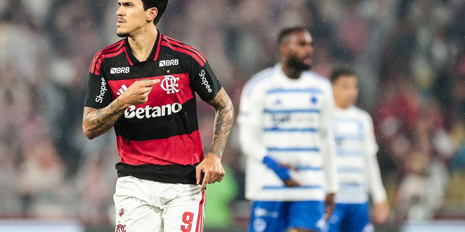 Flamengo Vence Cruzeiro por 2 a 0 no Maracanã e Inicia Era Leonardo Jardim com Pé Direito no Brasileirão