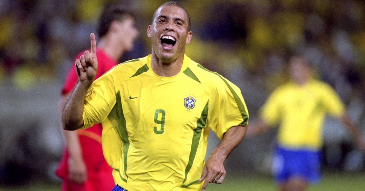 A Camisa 9 da Seleção Brasileira: Entre Gols Históricos e a Pressão em Copas do Mundo