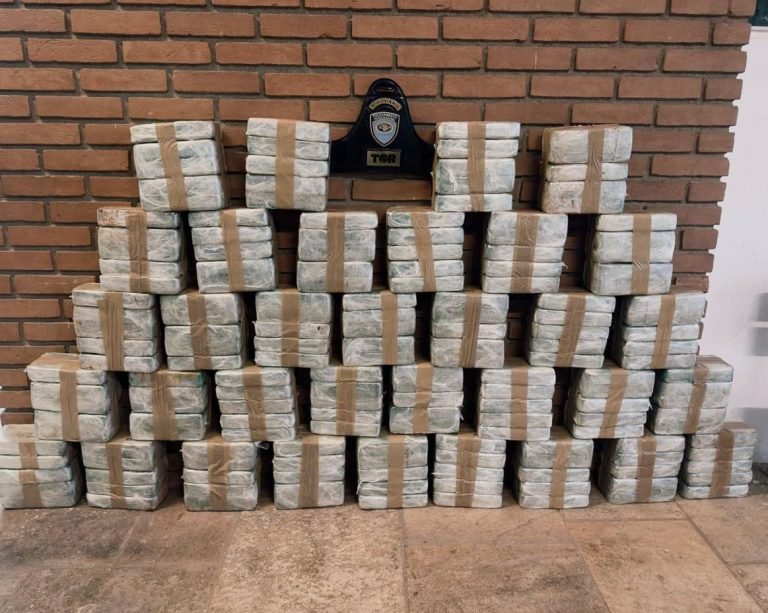 Polícia Rodoviária prende traficantes com mais de 170 kg de pasta-base de cocaína no interior de SP