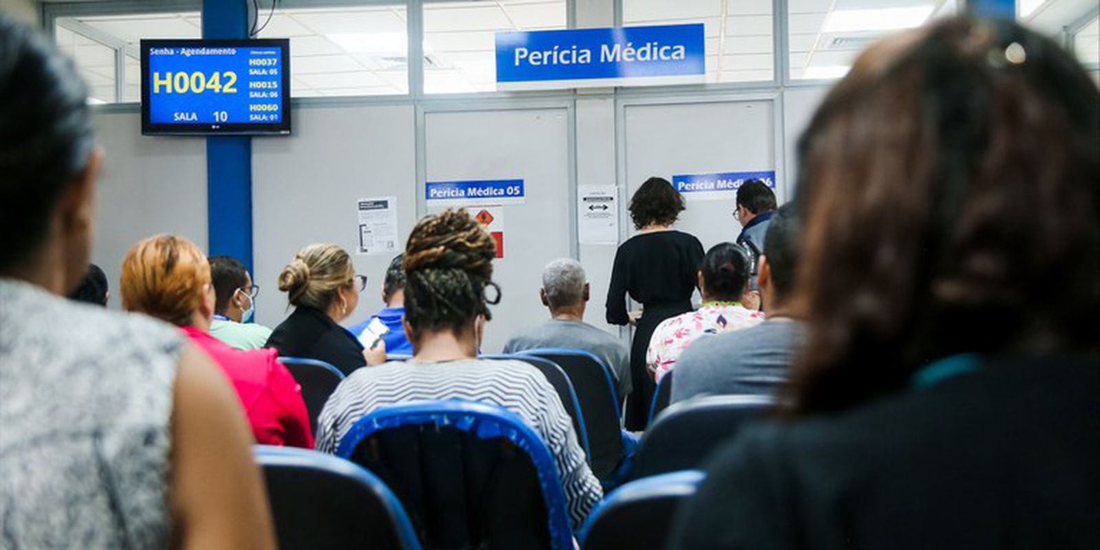 Mutirão do INSS: quase 30 mil agendamentos antecipados em ofensiva contra a fila de benefícios