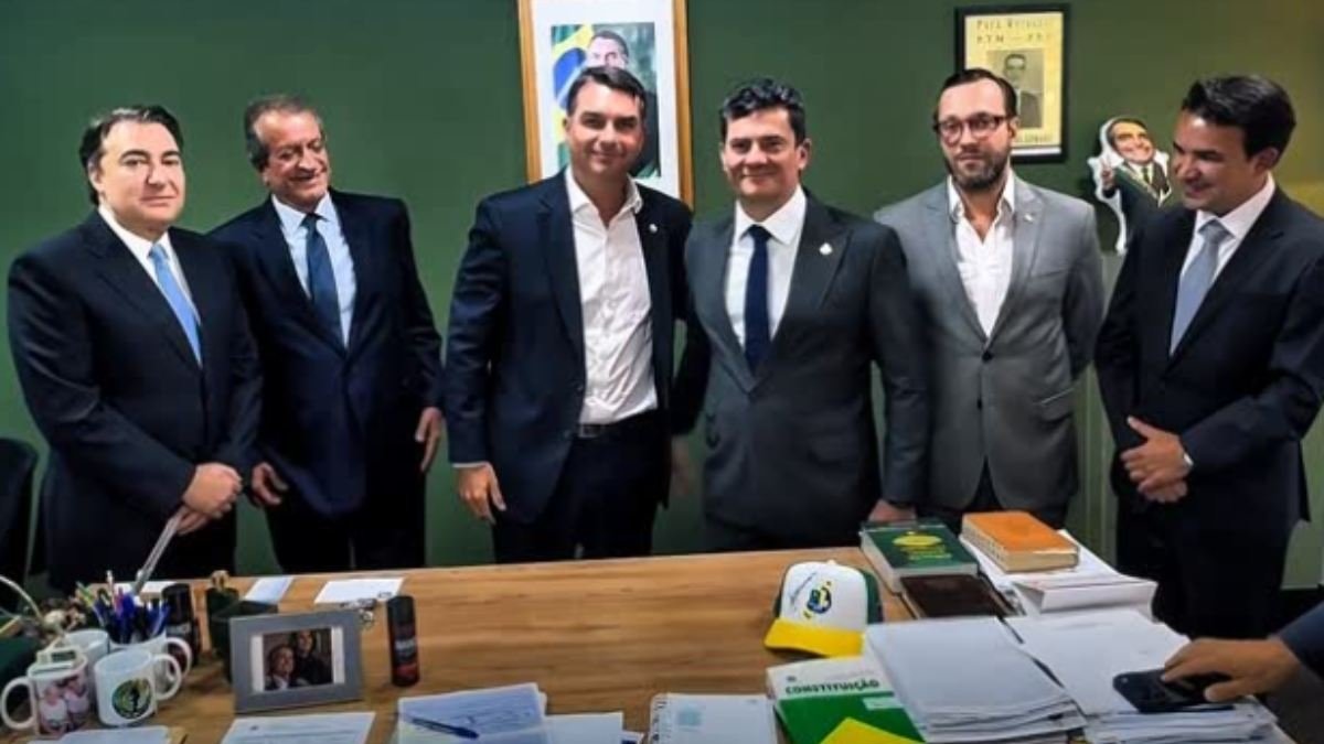 Flávio Bolsonaro e Sergio Moro: A ‘Boate Azul’ do Pragmatismo Político em Cena