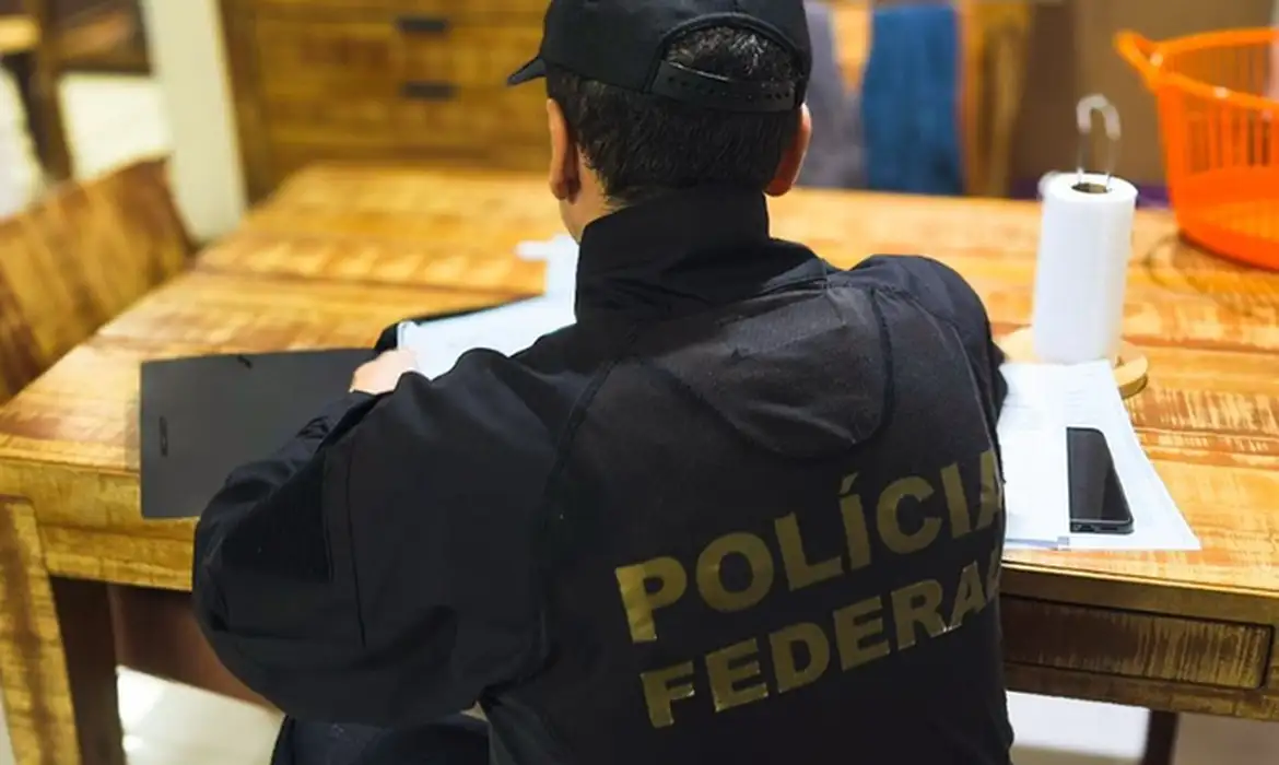 Ministério Público e PF fazem operação contra corrupção policial