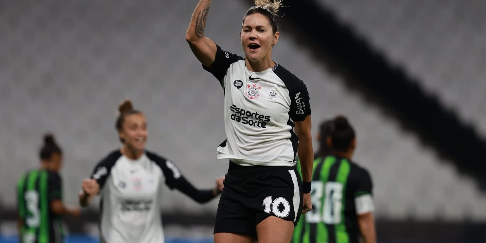 Gabi Zanotti lidera goleada e Corinthians se consolida no Brasileirão Feminino