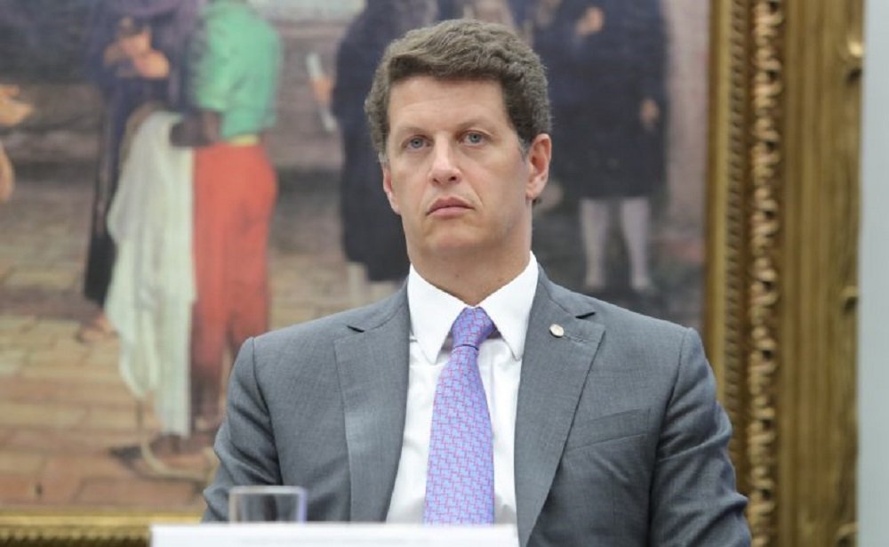 Ricardo Salles confirma permanência no Novo e mira o Senado por São Paulo, redefinindo estratégia da direita