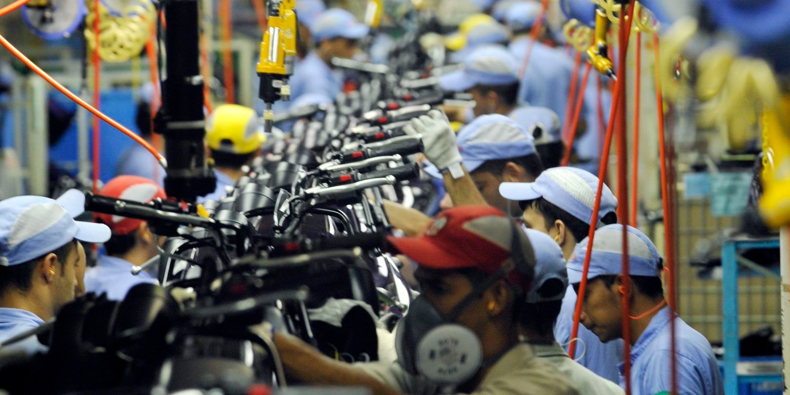 Produção de Motos no Brasil Atinge Melhor Início de Ano em 15 Anos, Impulsionada pela Demanda e Exportações