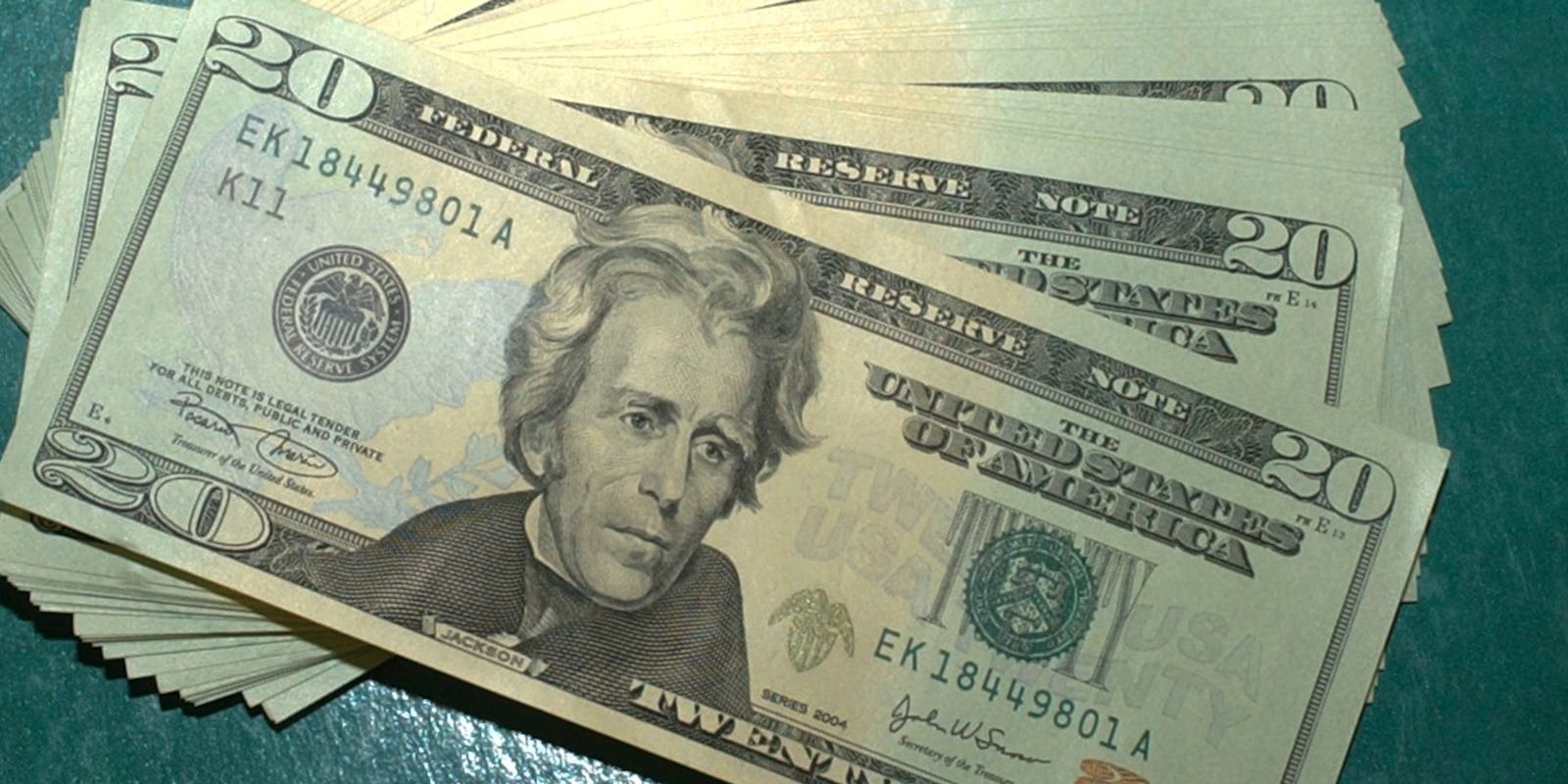 Mercado desafia tensões: Dólar recua e Bolsa de Valores avança 3% na semana