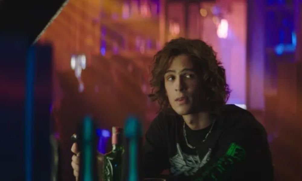 “O Rei da Internet”: filme que narra a história de um dos maiores hackers brasileiros chega aos cinemas em 14 de maio