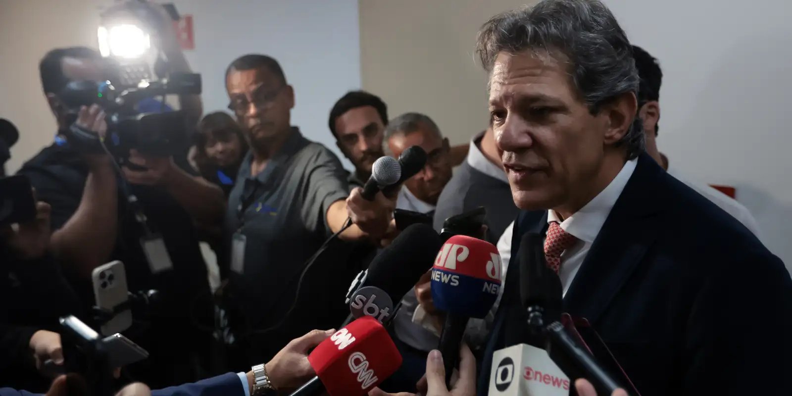 Haddad avalia: conflito no Oriente Médio não impacta economia brasileira imediatamente, mas exige cautela